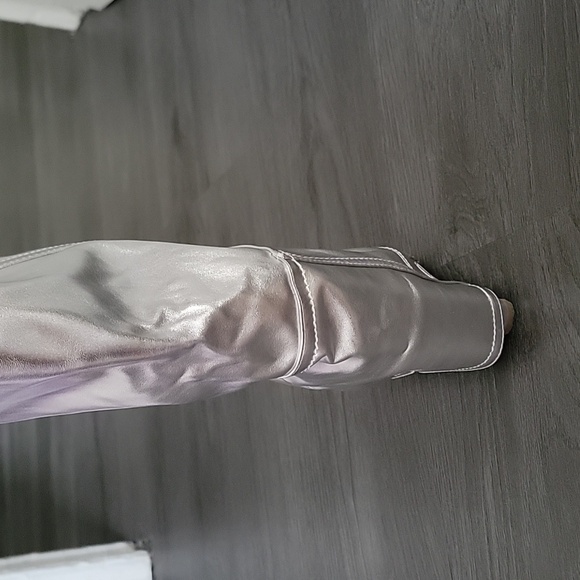 Silver Boot - Picture 4 of 5